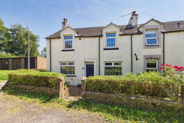 2 bed property, in Main Street, £140,000