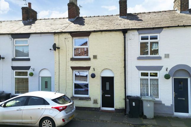 2 bed property, in Stonehouse Green, £150,000