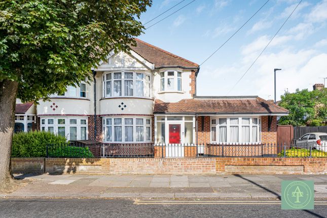 3 bed property, in Wellington Road, £825,000