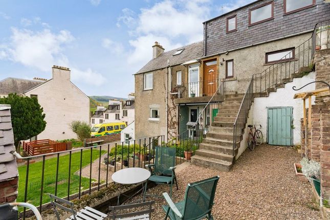 2 bed property, in 7 Hall Street, £110,000