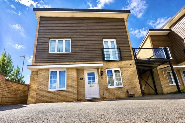 2 bed property, in Holbrook Way, £219,995