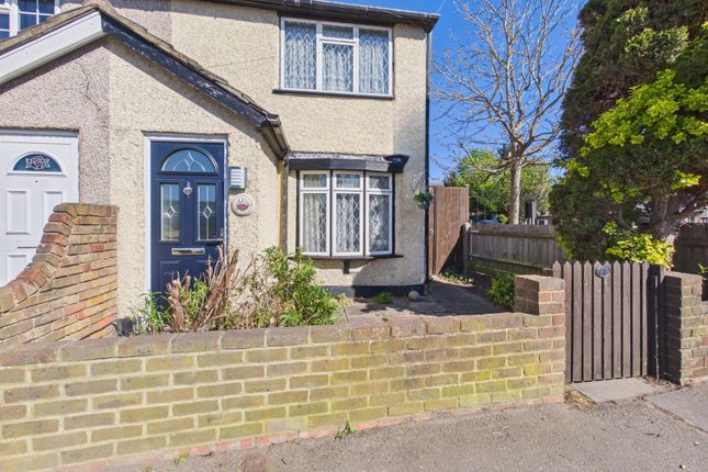 2 bed property, in Charlton Road, £410,000
