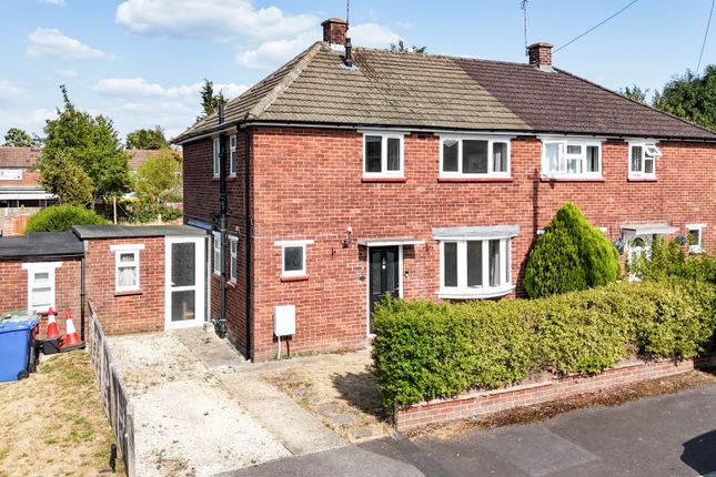 3 bed property, in 13 Hare Shoots, £485,000