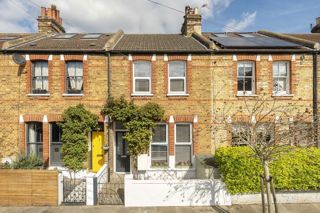 3 bed property, in Edgington Road, £695,000