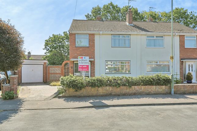 3 bed property, in Moorland Close, £190,000
