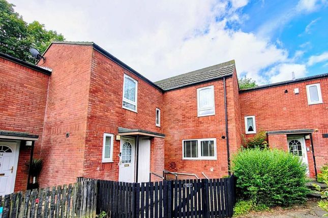 5 bed property, in Scarborough Court, £90,000