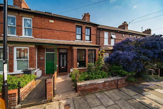 2 bed property, in Dodgson Terrace, £340,000