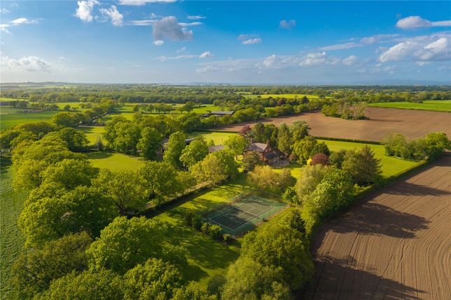 6 bed property, in Crowley, £2,395,000