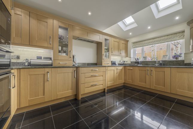 4 bed property, in Ironstone Close, £450,000