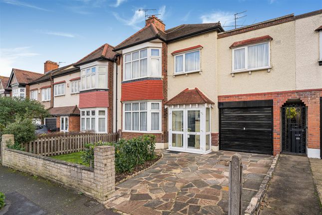 4 bed property, in Lancaster Avenue, £1,000,000