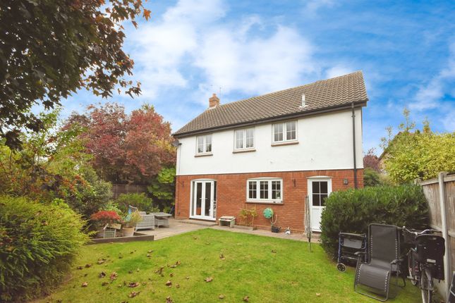 4 bed property, in Fawkner Close, £550,000