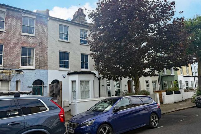 4 bed property, in 22 Atherton Street, £890,000