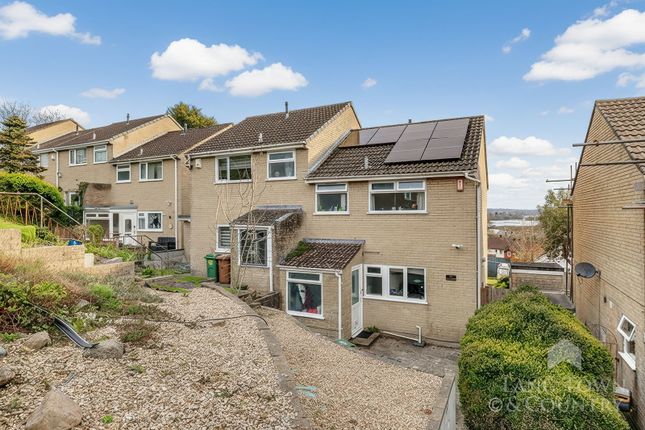 3 bed property, in Holly Park Drive, £235,000