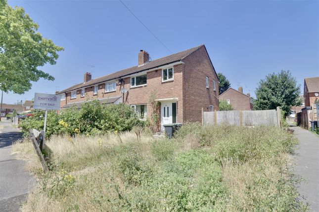 3 bed property, in Thruxton Road, £220,000