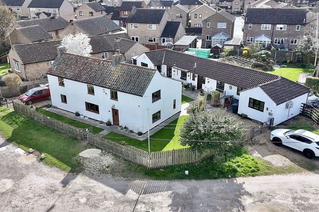 5 bed property, in Qua Fen Common, £625,000