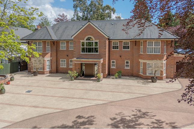 8 bed property, in 8 Blackthorn Lane, £2,100,000