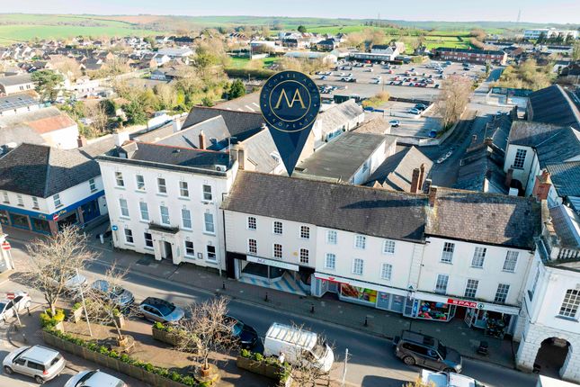 13 bed property, in Broad Street, £325,000