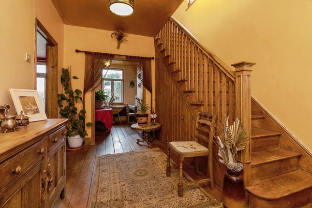 3 bed property, in Wells Road, £440,000