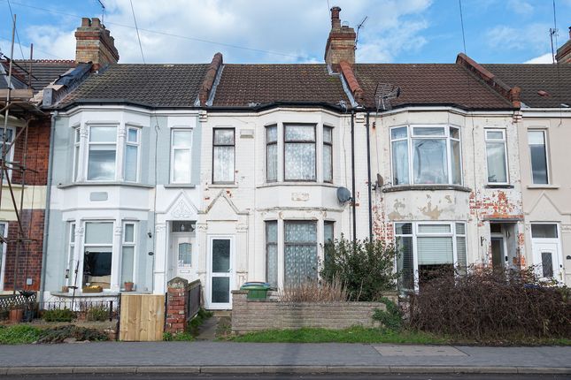 3 bed property, in Hull Road, £108,000