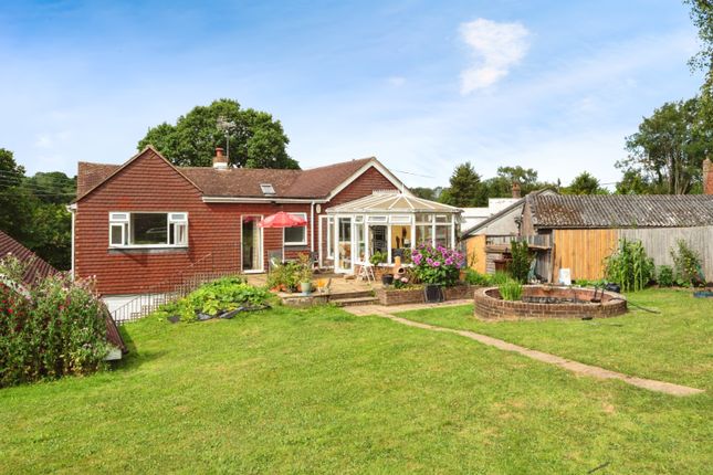 5 bed property, in Staplecross, £600,000