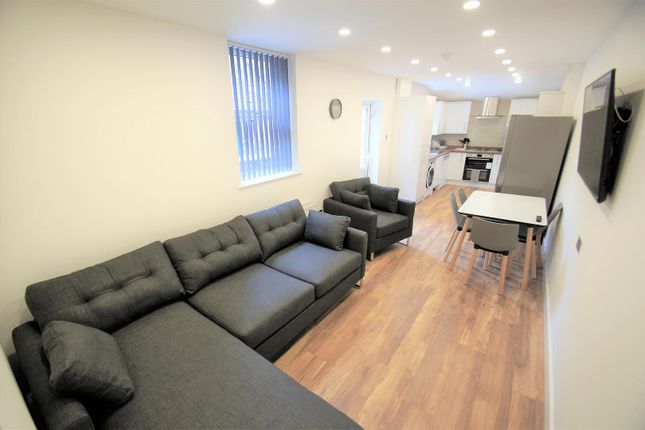 6 bed property, in Furness Road, £584,950