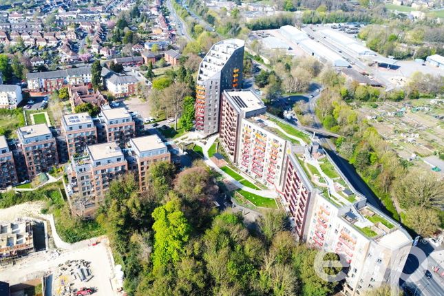 1 bed property, in Claribel Court, £175,000