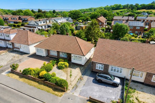 2 bed property, in Harrogate Road, £325,000