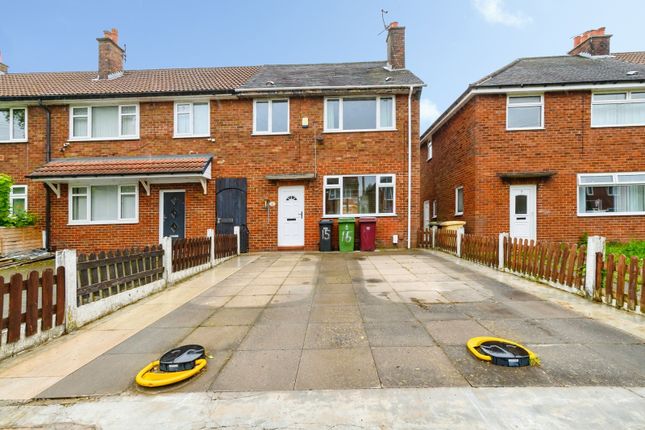 3 bed property, in Rydal Grove, £190,000