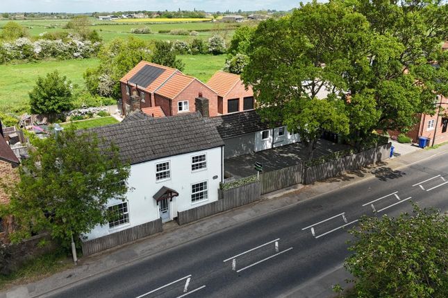 5 bed property, in Main Road, £350,000