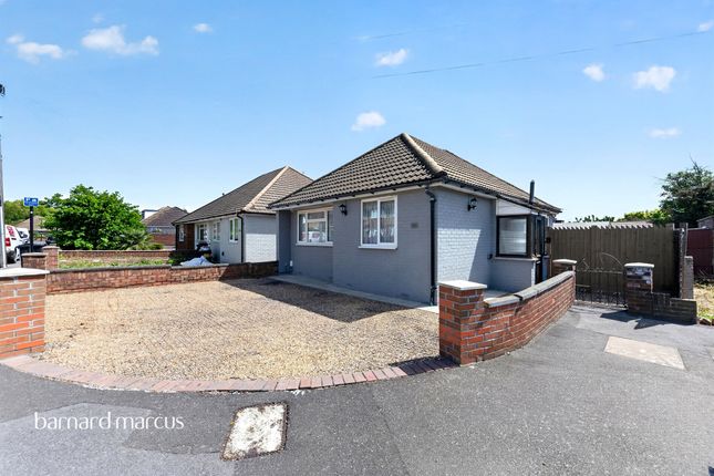 2 bed property, in Bedfont Close, £475,000