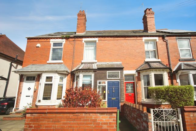 3 bed property, in Vine Street, £170,000