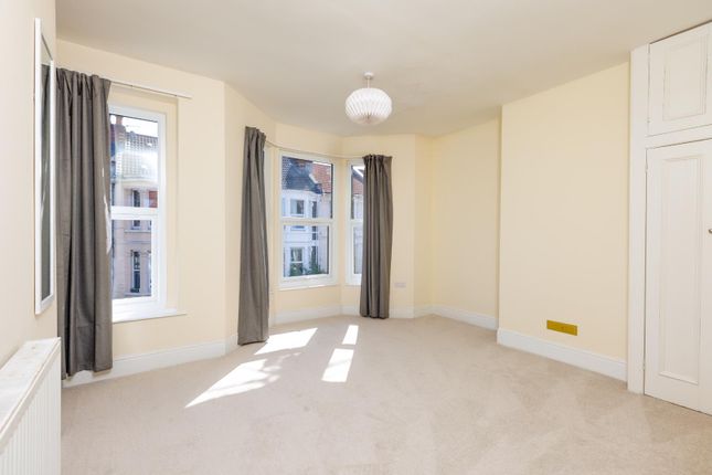 2 bed property, in Verrier Road, £350,000