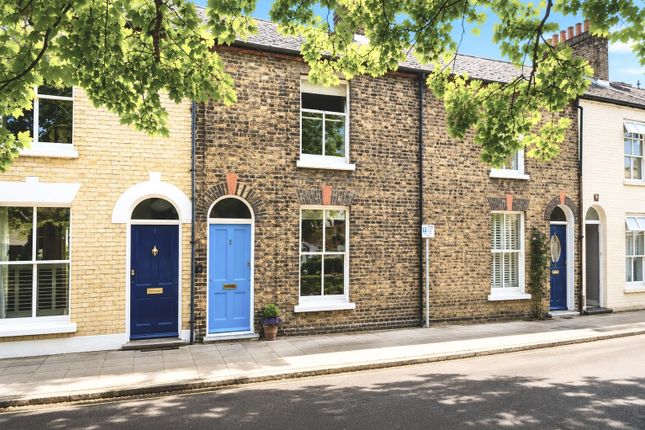 2 bed property, in Perowne Street, £675,000