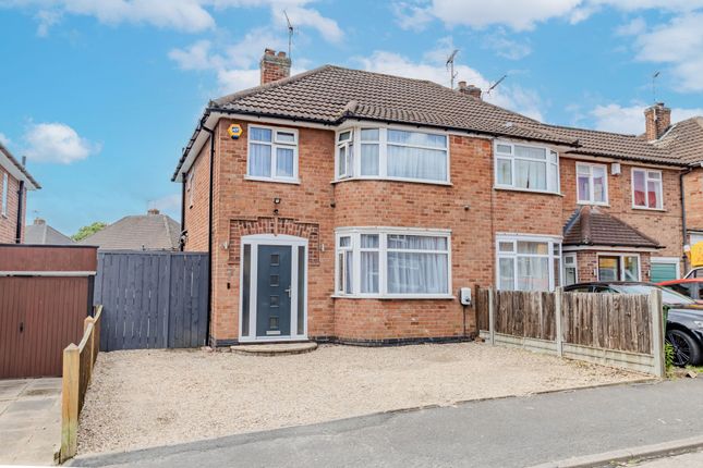 3 bed property, in Edenhurst Avenue, £270,000