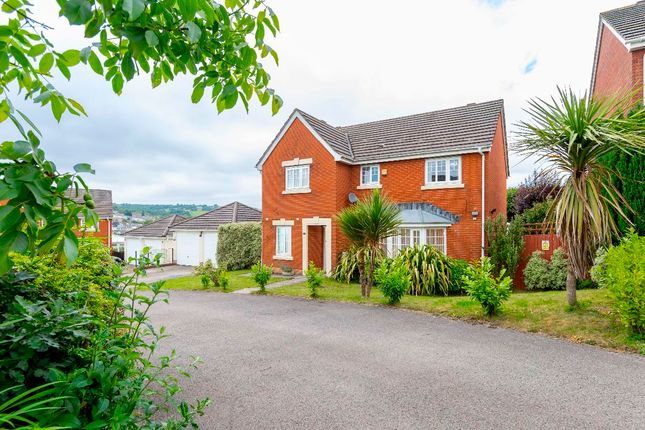 4 bed property, in Heather Court, £435,000