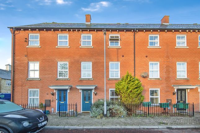 3 bed property, in Mario Way, £300,000