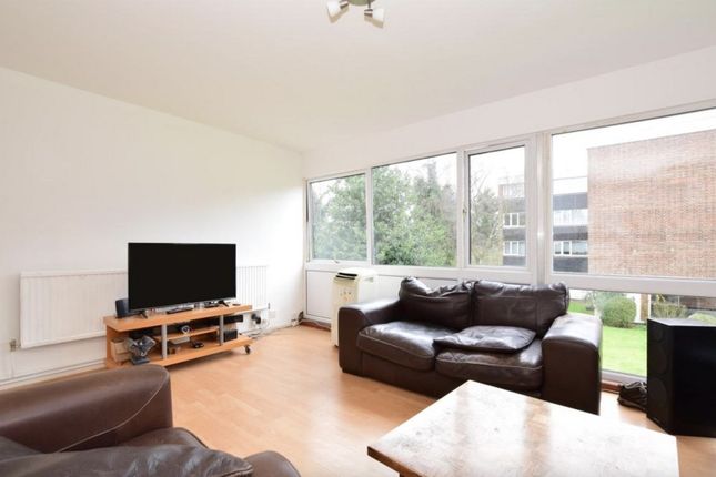 2 bed property, in Romford Road, £375,000