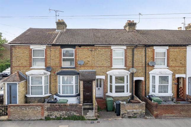 2 bed property, in Upper Fant Road, £250,000