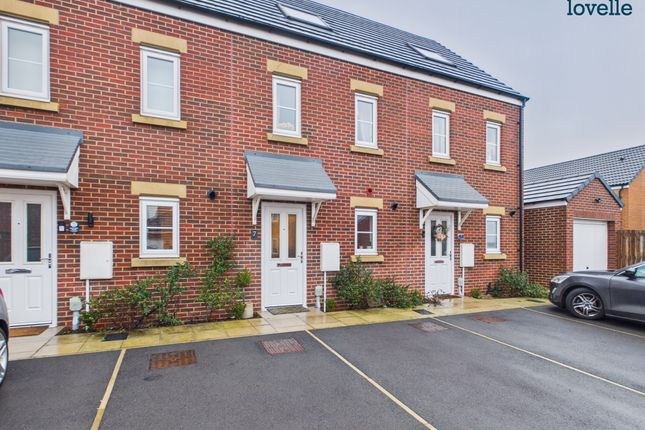 3 bed property, in New Park Place, £210,000
