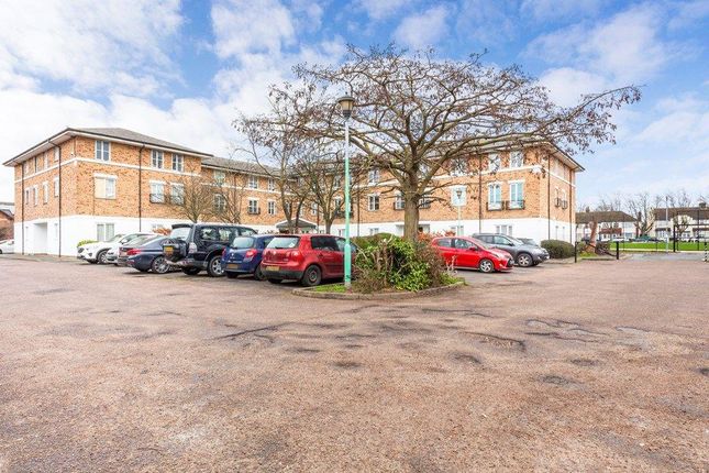 1 bed property, in Forsythia Close, £250,000