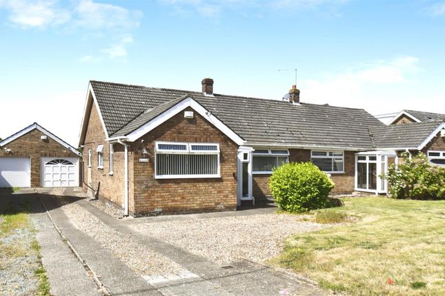 2 bed property, in Main Road, £235,000