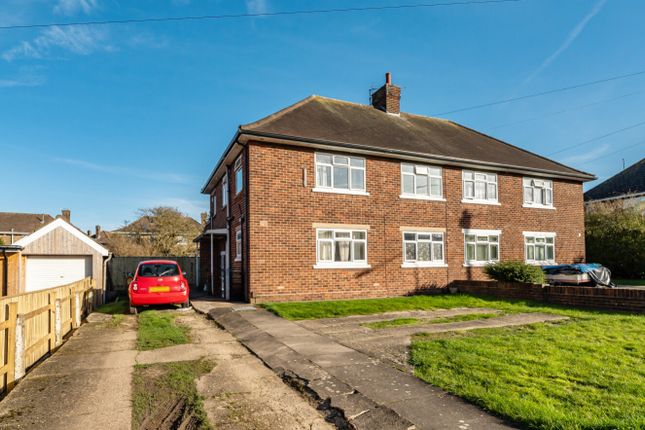 2 bed property, in Davenport Drive, £80,000