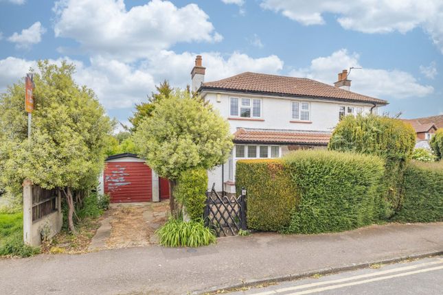 3 bed property, in Cromwell Road, £650,000