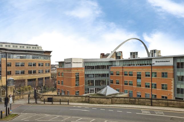 2 bed property, in Milk Market, £90,000