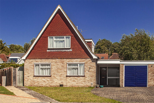 4 bed property, in 7 Meadow Close, £725,000