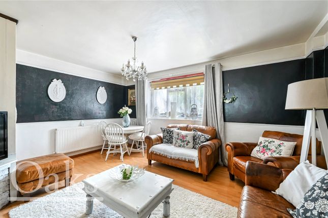 2 bed property, in St Anselm's Court, £300,000