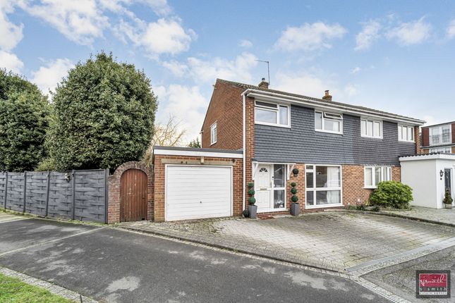 4 bed property, in Howard Close, £680,000