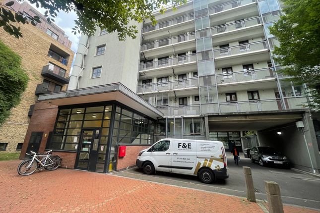 2 bed property, in Birkenhead Street, £425,000