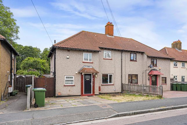 3 bed property, in Horsfeld Road, £450,000