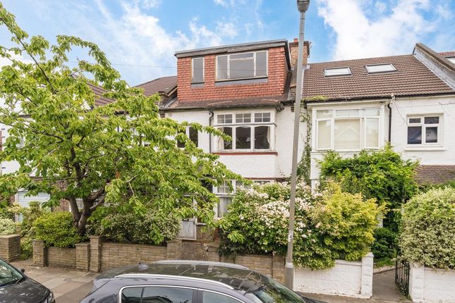 6 bed property, in Penwortham Road, £900,000